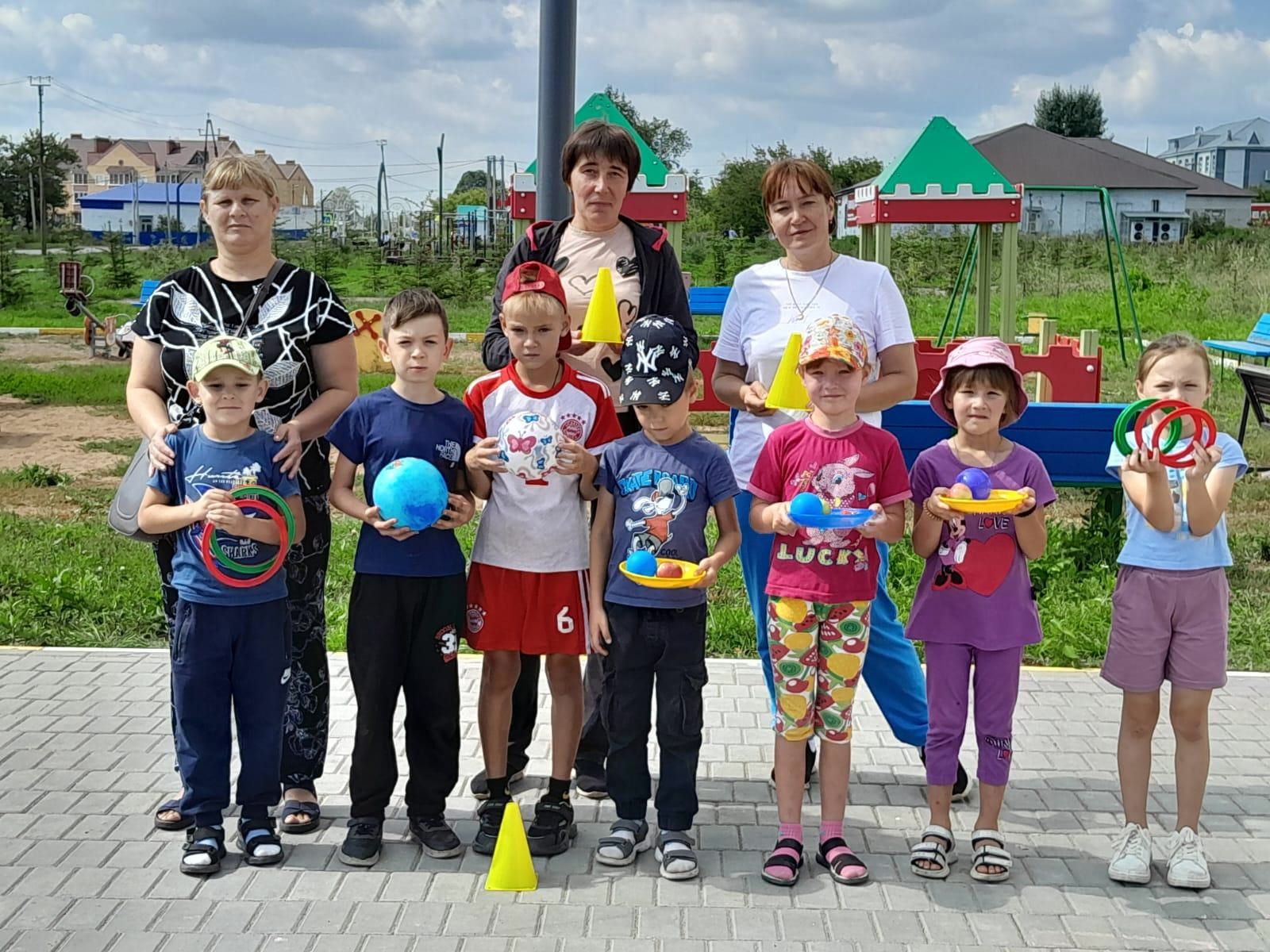 В сквере железнодорожников Нурлата прошла семейная эстафета