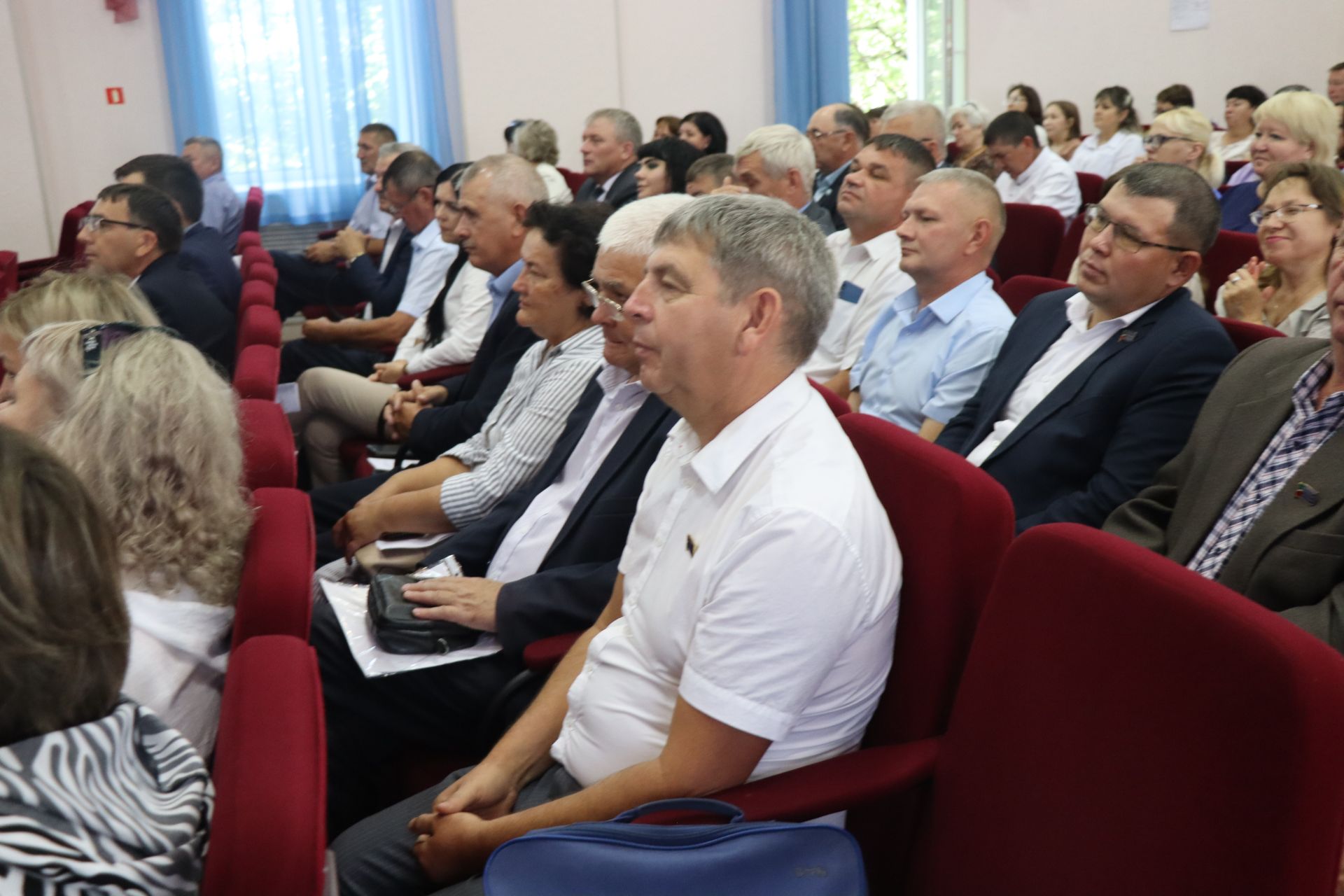 Заместитель главы Нурлатского района Линар Маняпов досрочно сложил свои полномочия