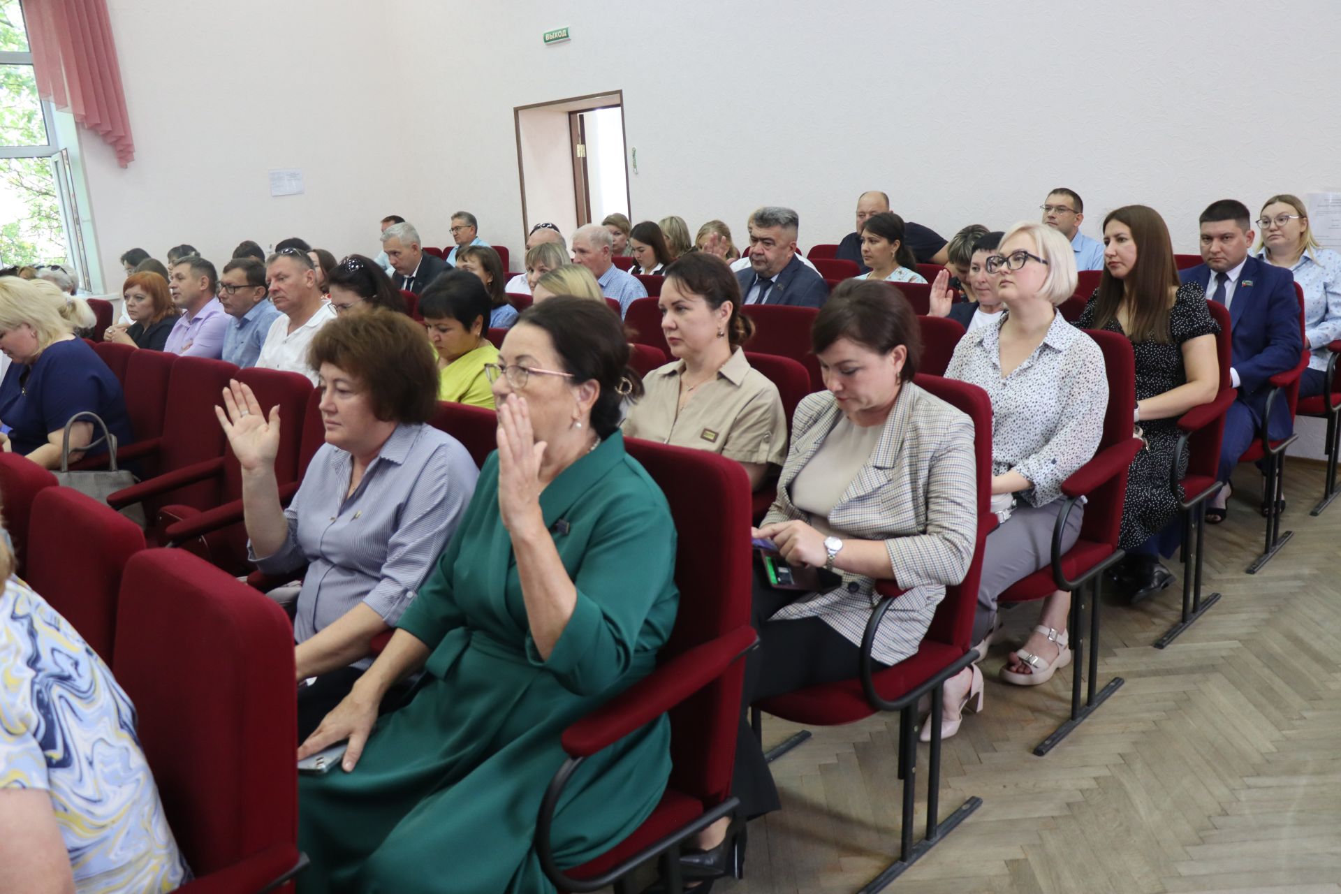 Заместитель главы Нурлатского района Линар Маняпов досрочно сложил свои полномочия