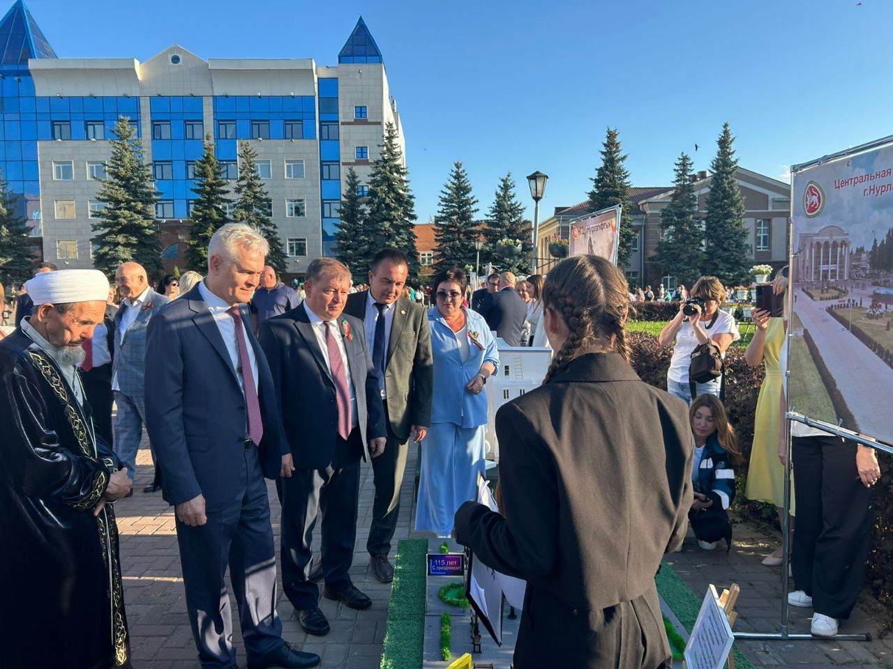 В день города на центральной площади Нурлата городская гимназия представила макет современной площади города