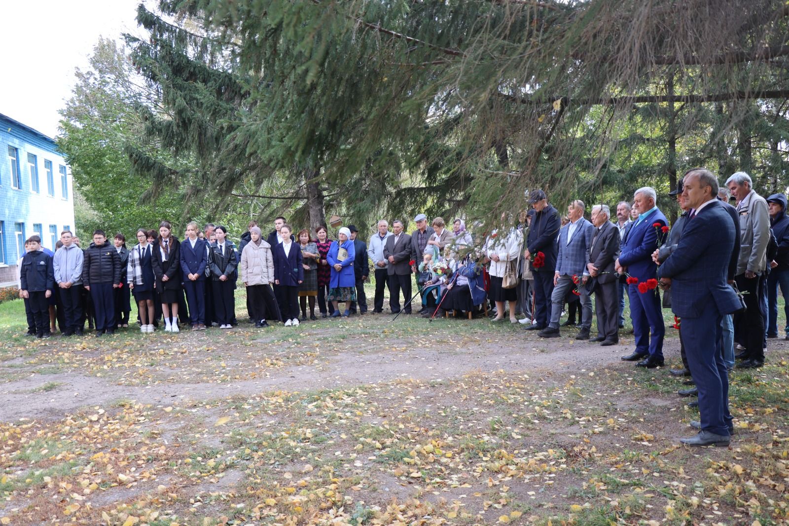 В Биляр-Озере открыли памятную доску ко 100-летию легендарного председателя колхоза