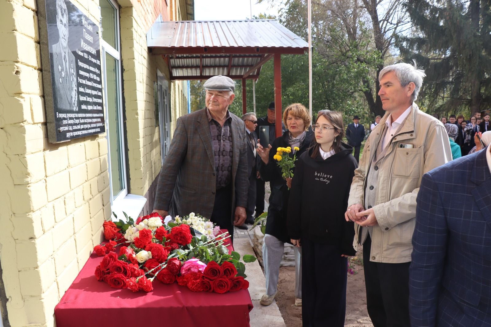 В Биляр-Озере открыли памятную доску ко 100-летию легендарного председателя колхоза