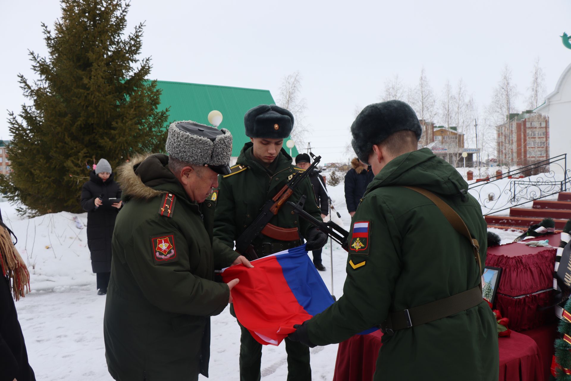 В Нурлате простились с участником СВО Журавлевым Эдуардом