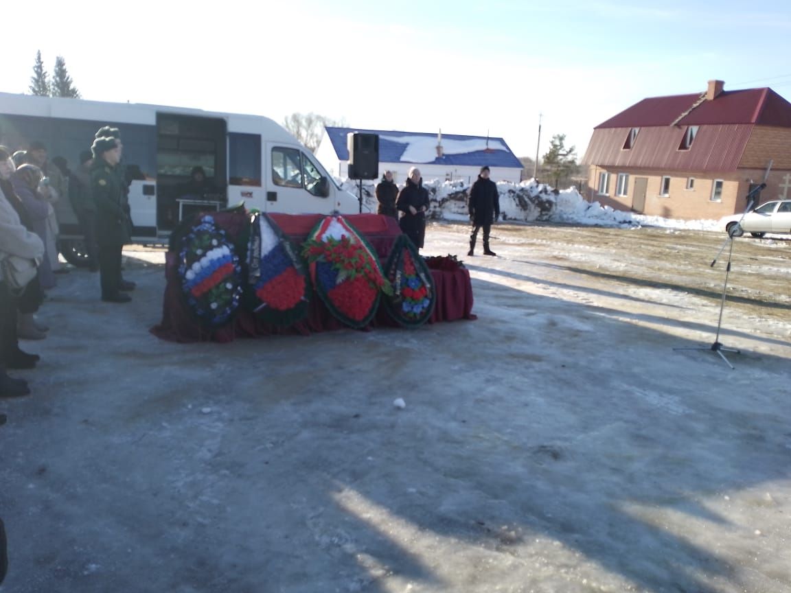 В селе Старые Челны в последний путь проводили бойца специальной военной операции