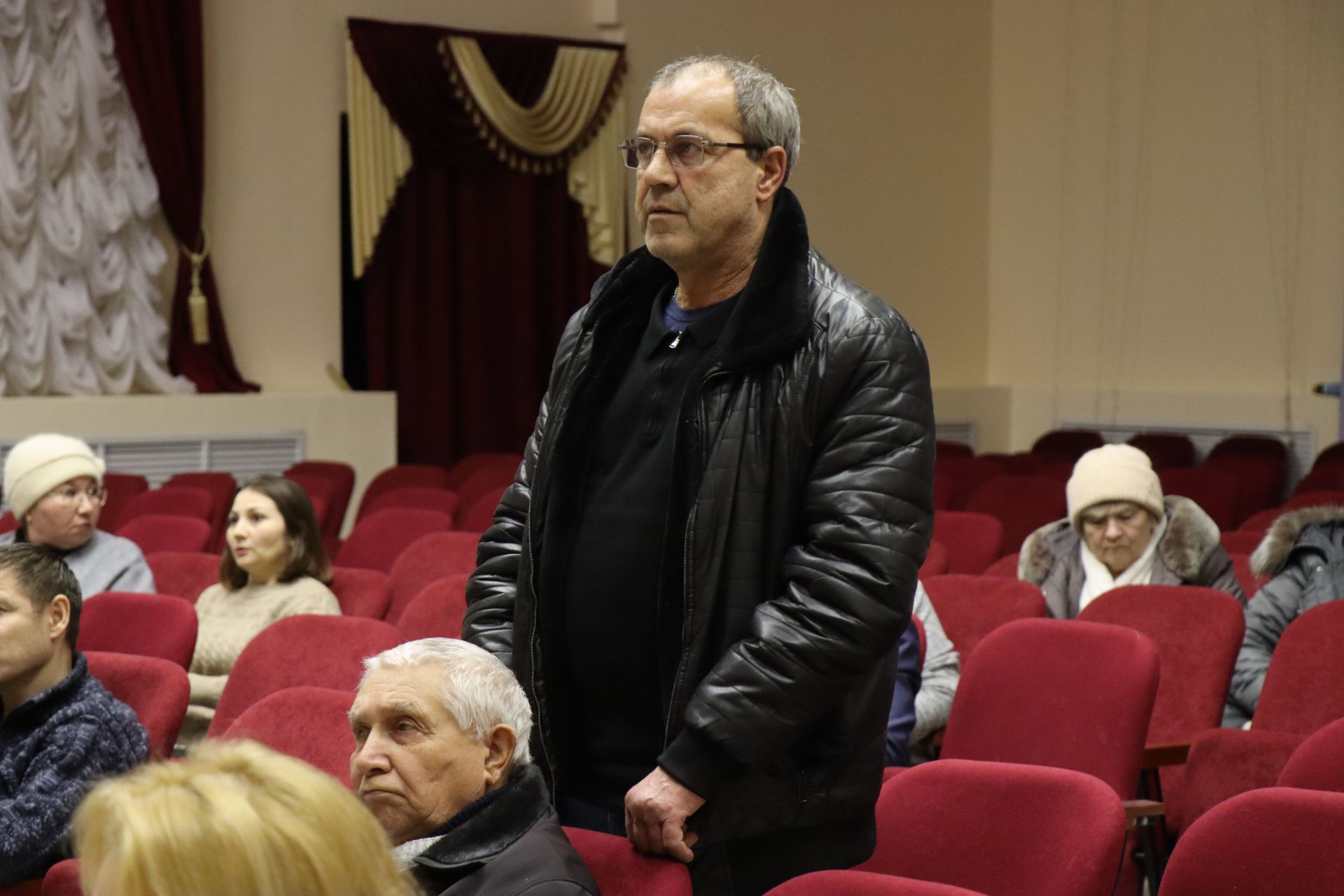 В Доме дружбы народов Нурлата прошел сход граждан, проживающих в мкр. Сахароваров