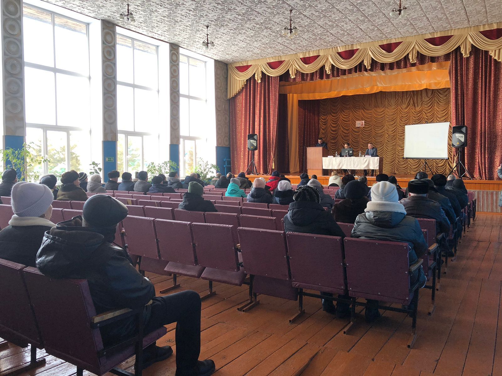 На сходе граждан в Верхнем Нурлате обсудили актуальные вопросы