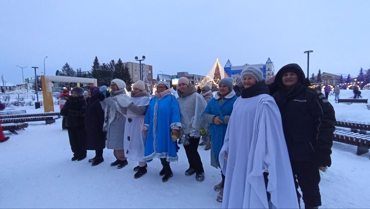 В сквере «Театральный» нурлатцы отметили Рождество Христово