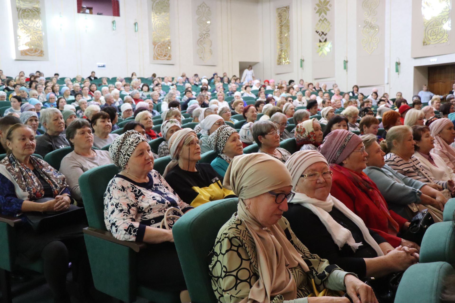В Нурлате прошло мероприятие к Дню пожилых людей (+ фоторепортаж)