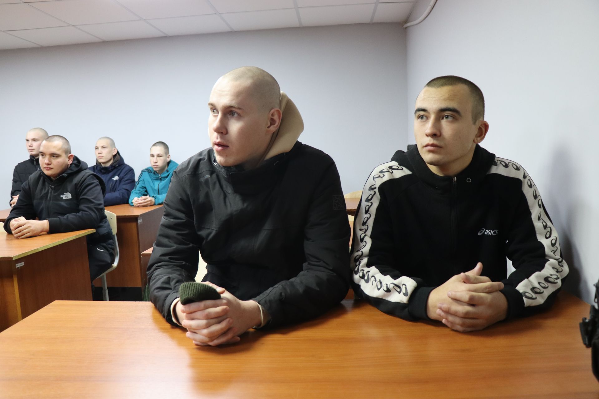 В Нурлате проводили в армию очередную группу новобранцев