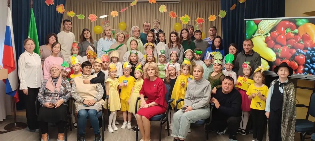 В школе №2 Нурлата первоклашки отметили веселый Праздник урожая
