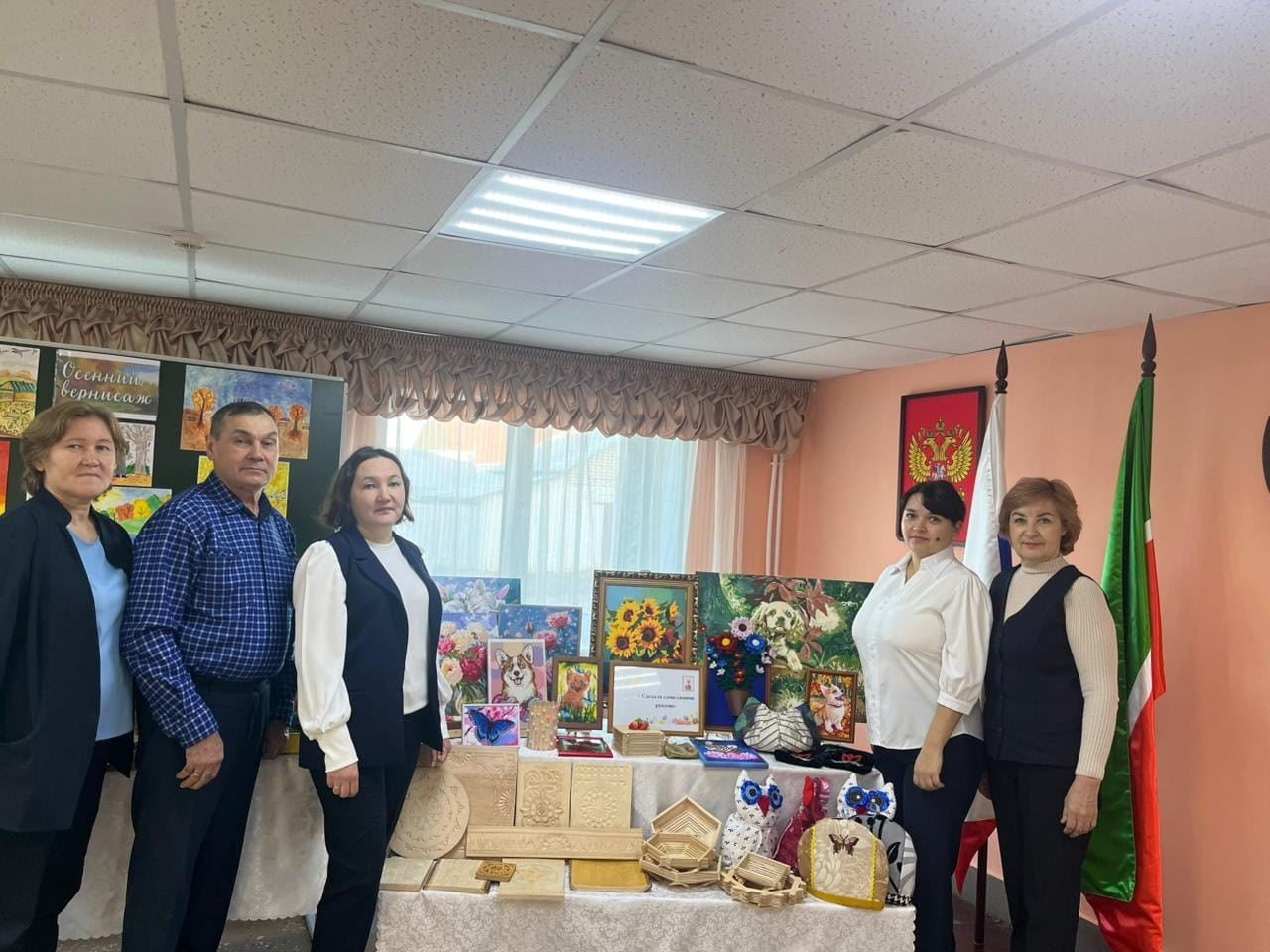 Золотые руки нурлатских учеников: в школе-интернате открылась выставка