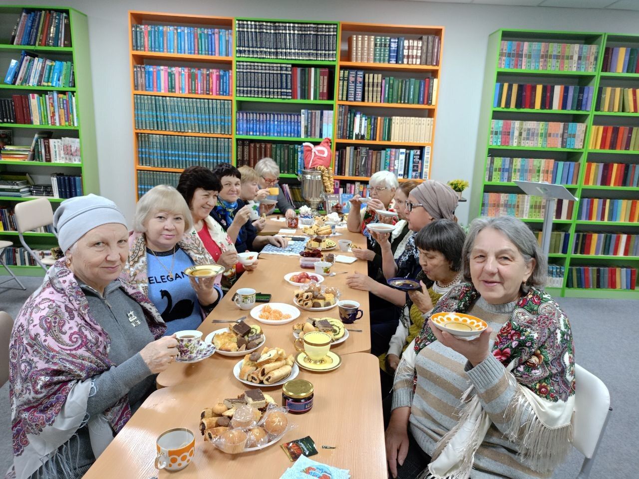 Душевное «Чаепитие по-литературному» прошло в центральной библиотеке Нурлата