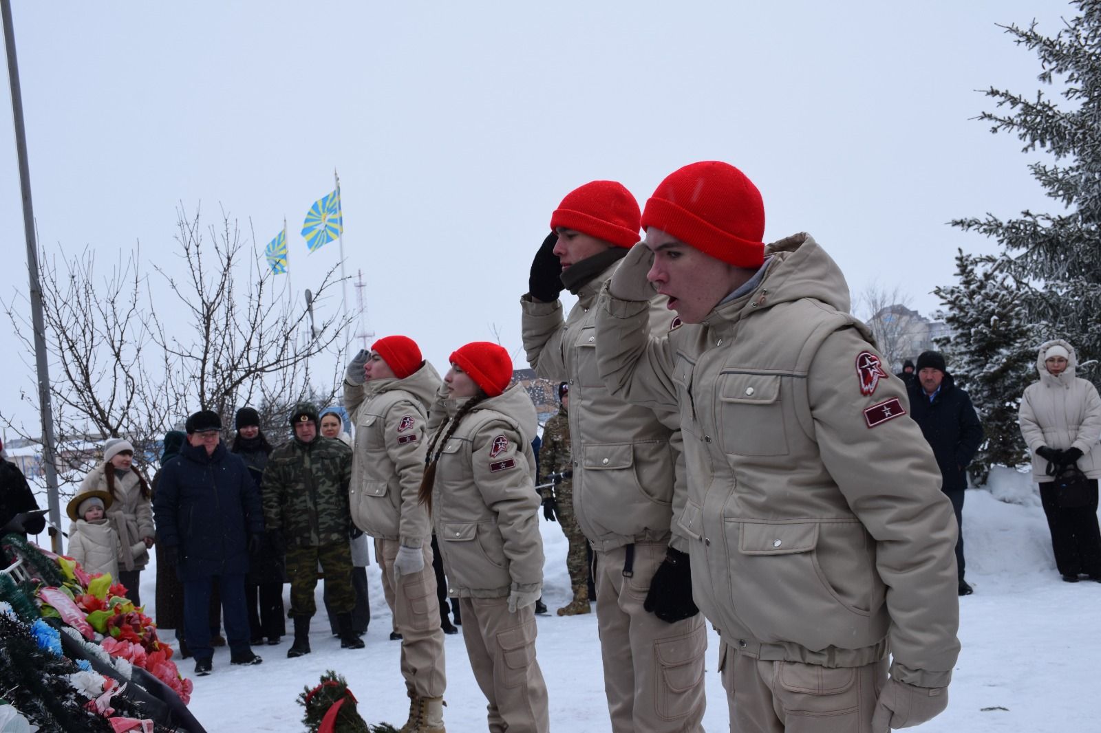 В Нурлате прошел митинг в честь 36-й годовщины вывода советских войск из Афганистана (фоторепортаж)
