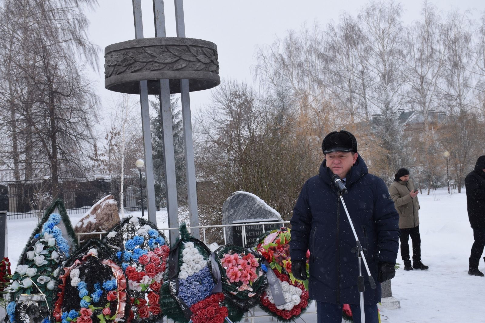 В Нурлате прошел митинг в честь 36-й годовщины вывода советских войск из Афганистана (фоторепортаж)