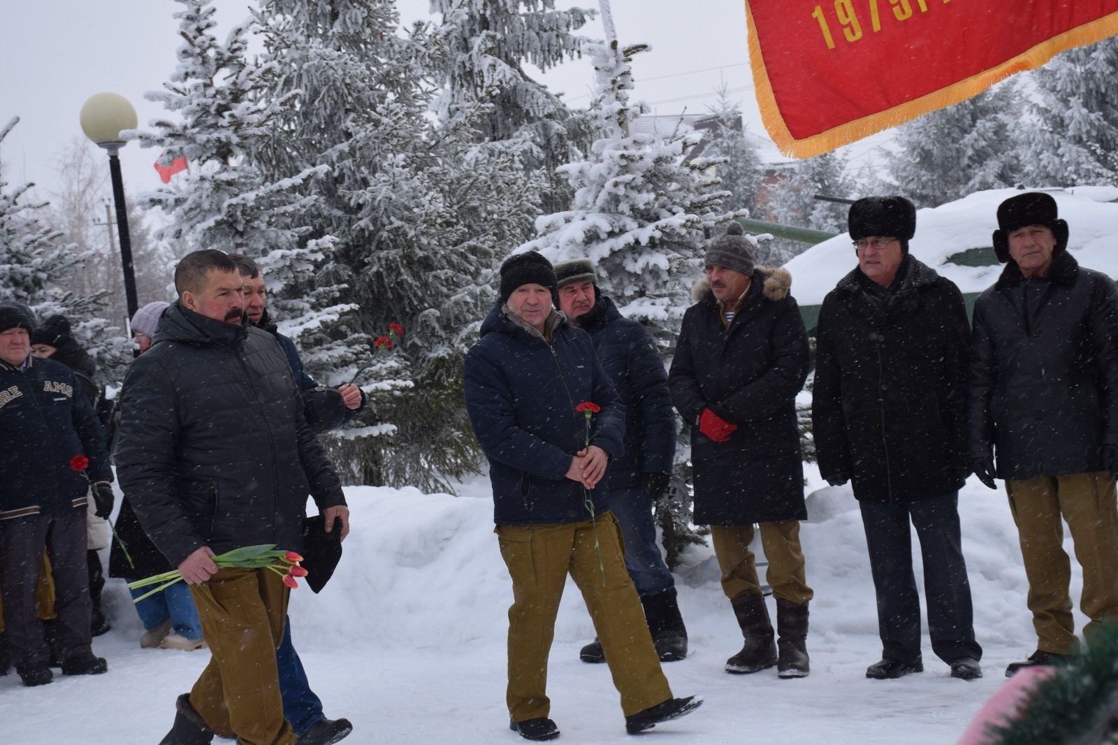 В Нурлате прошел митинг в честь 36-й годовщины вывода советских войск из Афганистана (фоторепортаж)