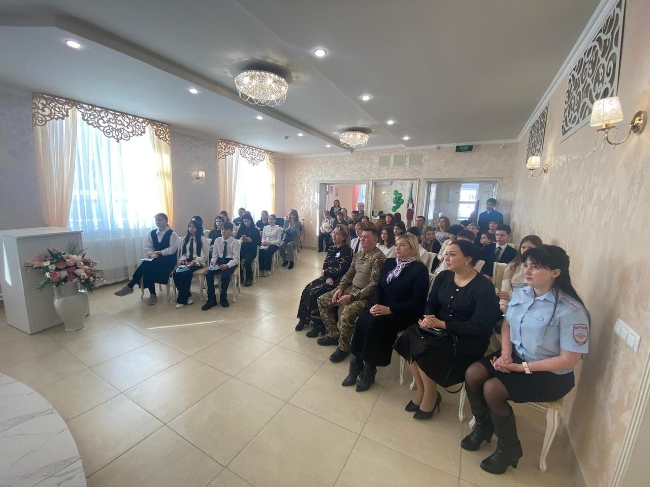 Торжественное вручение паспортов юным нурлатцам в преддверии Дня защитника Отечества прошло в ЗАГСе