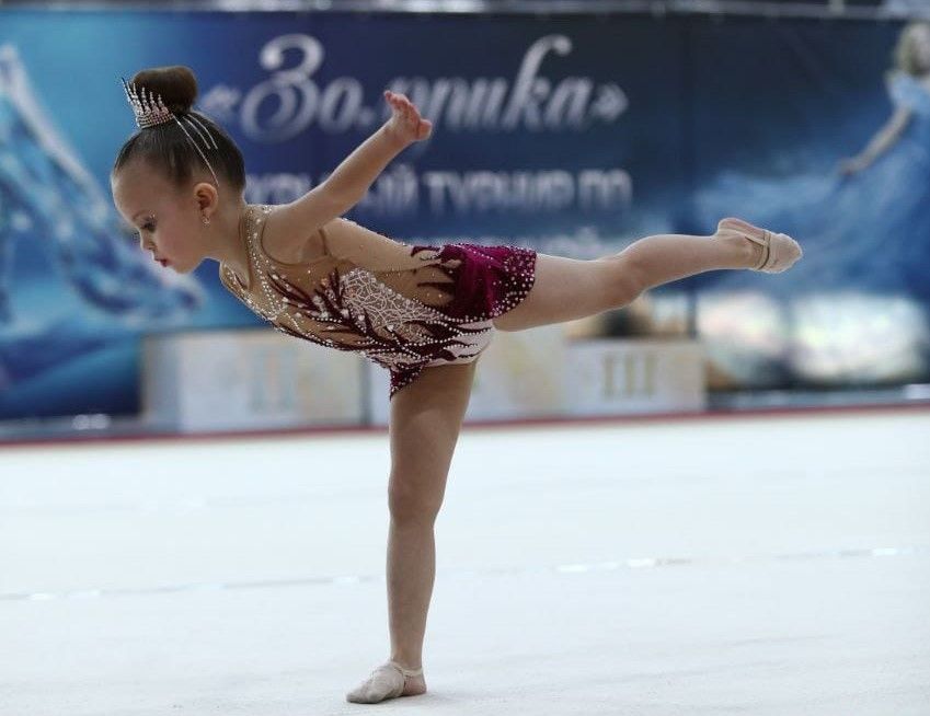 Юные звезды нурлатской гимнастики завоевали 11 медалей на турнире «Золушка»