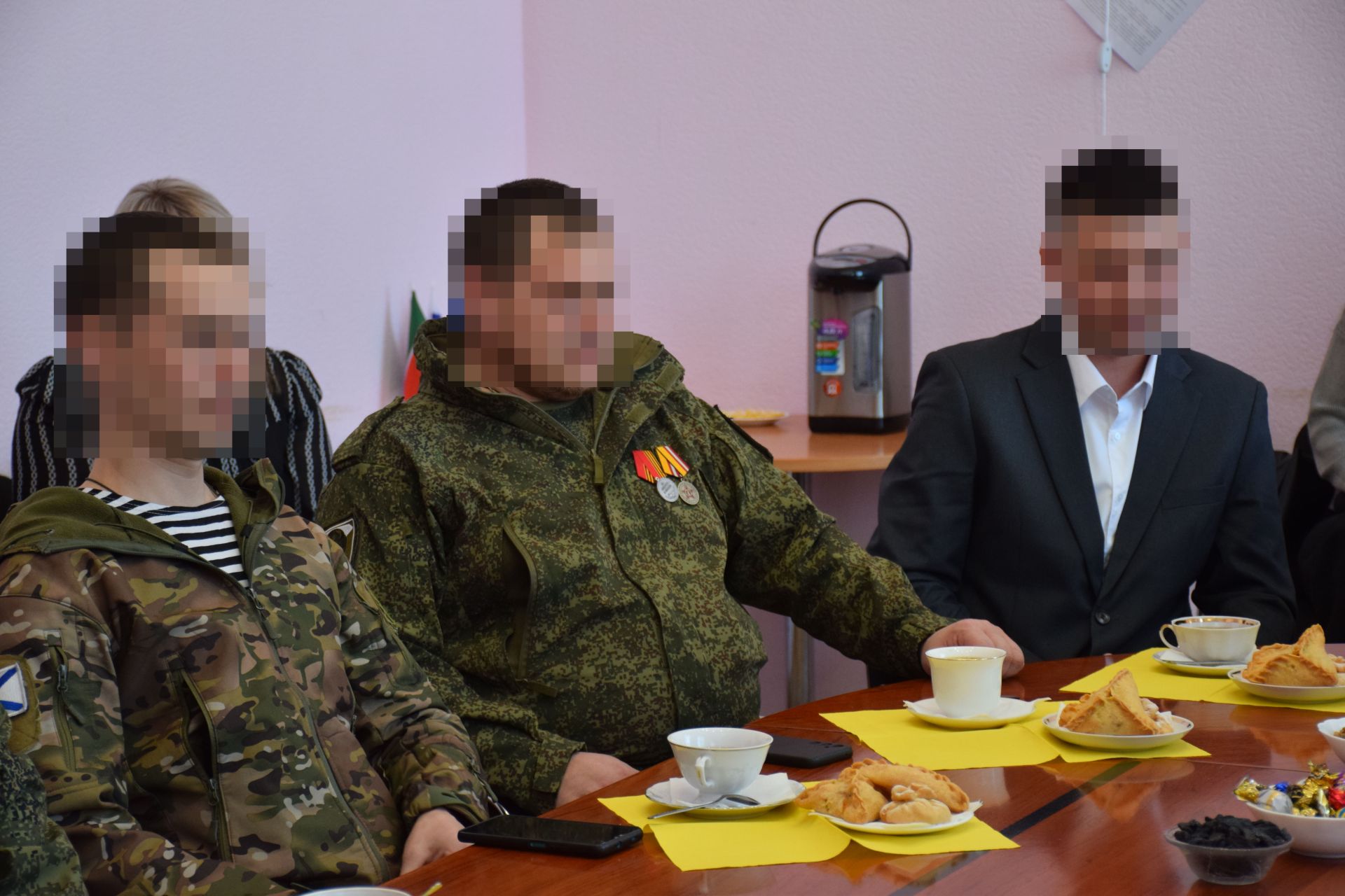 Глава Нурлатского района Дамир Ишкинеев встретился с бойцами СВО, прибывшими в краткосрочный отпуск