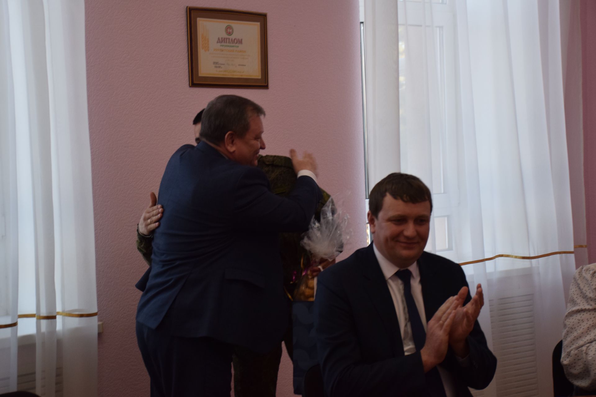 Глава Нурлатского района Дамир Ишкинеев встретился с бойцами СВО, прибывшими в краткосрочный отпуск