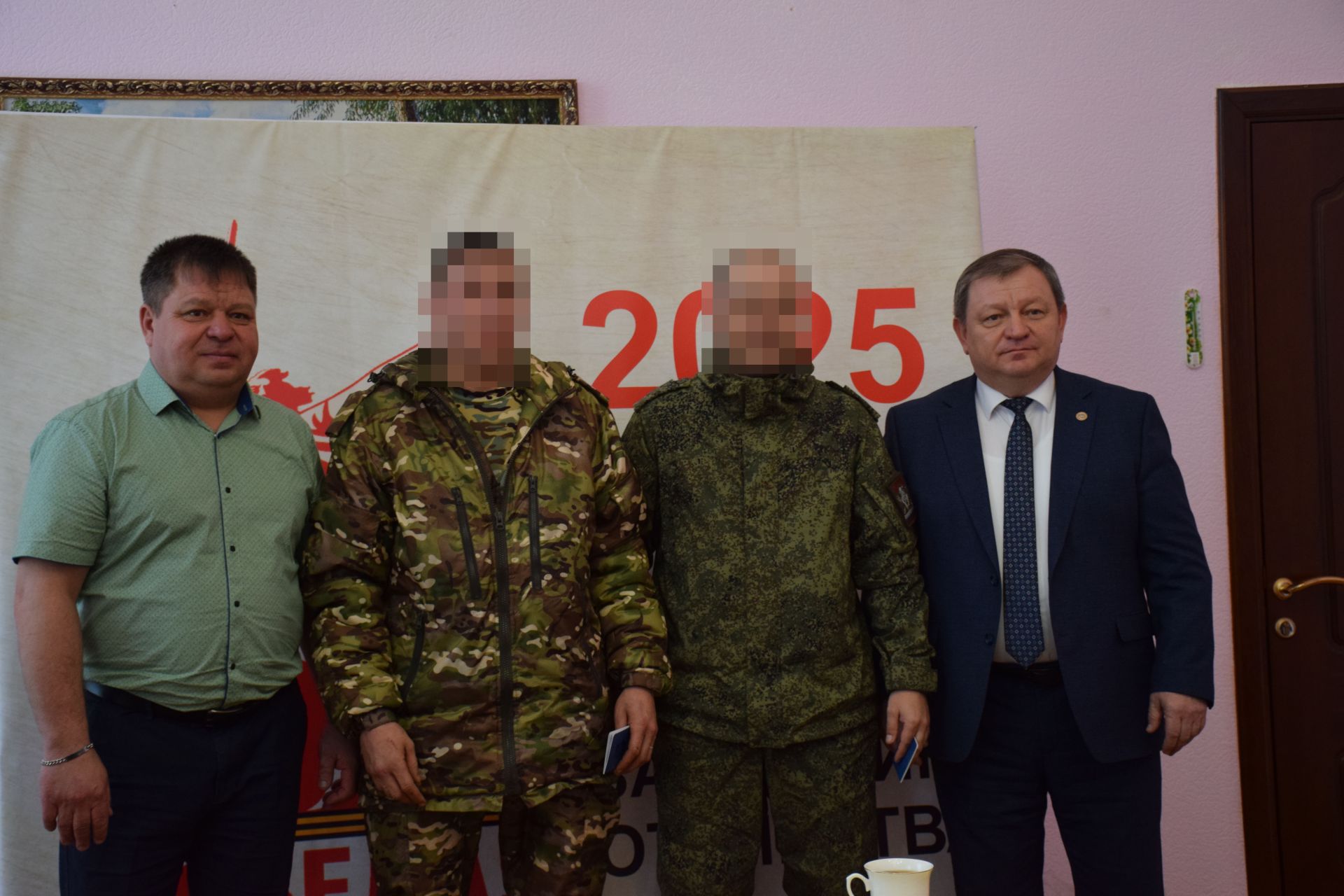 Глава Нурлатского района Дамир Ишкинеев встретился с бойцами СВО, прибывшими в краткосрочный отпуск