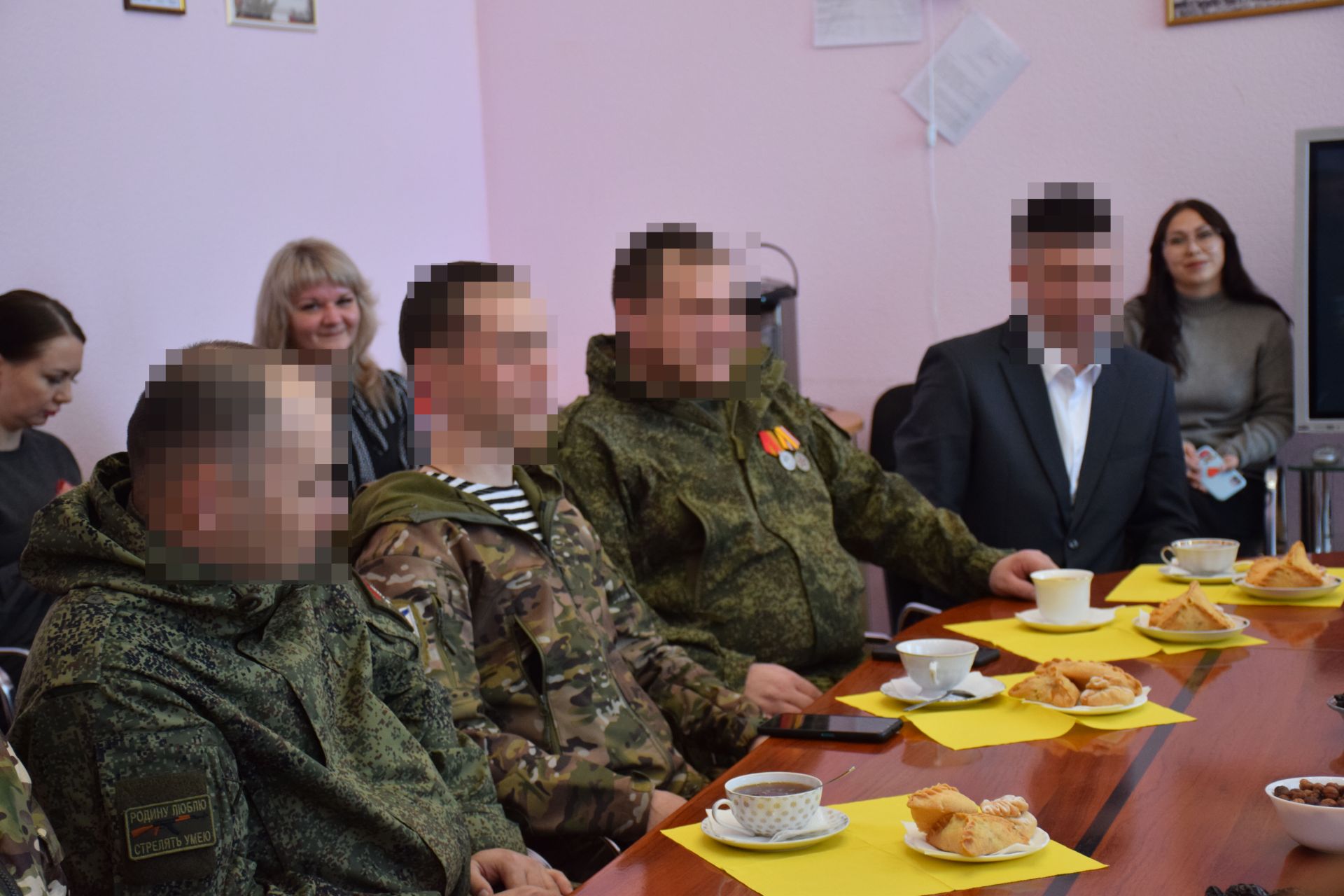 Глава Нурлатского района Дамир Ишкинеев встретился с бойцами СВО, прибывшими в краткосрочный отпуск