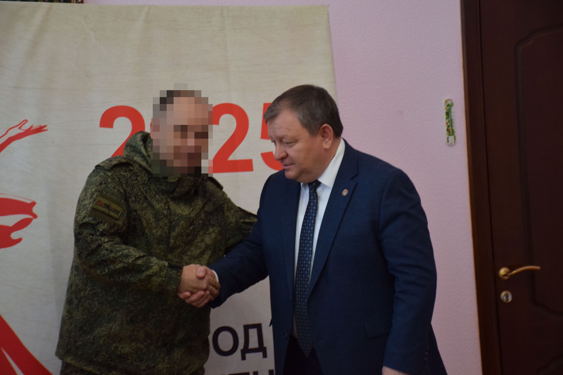 Глава Нурлатского района Дамир Ишкинеев встретился с бойцами СВО, прибывшими в краткосрочный отпуск