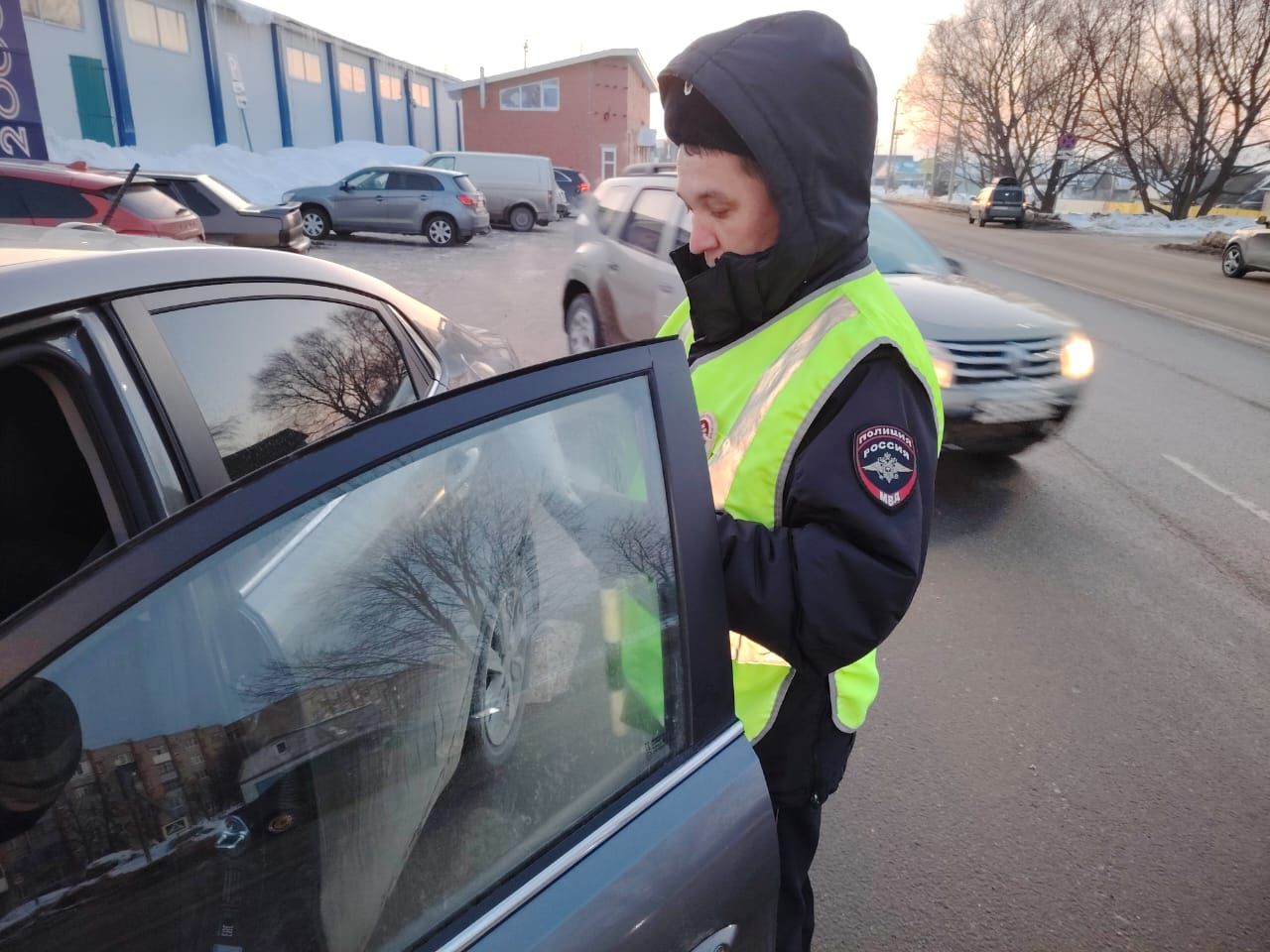 Сотрудники ГАИ провели операцию «Тоннель» по проверке детских кресел и ремней безопасности