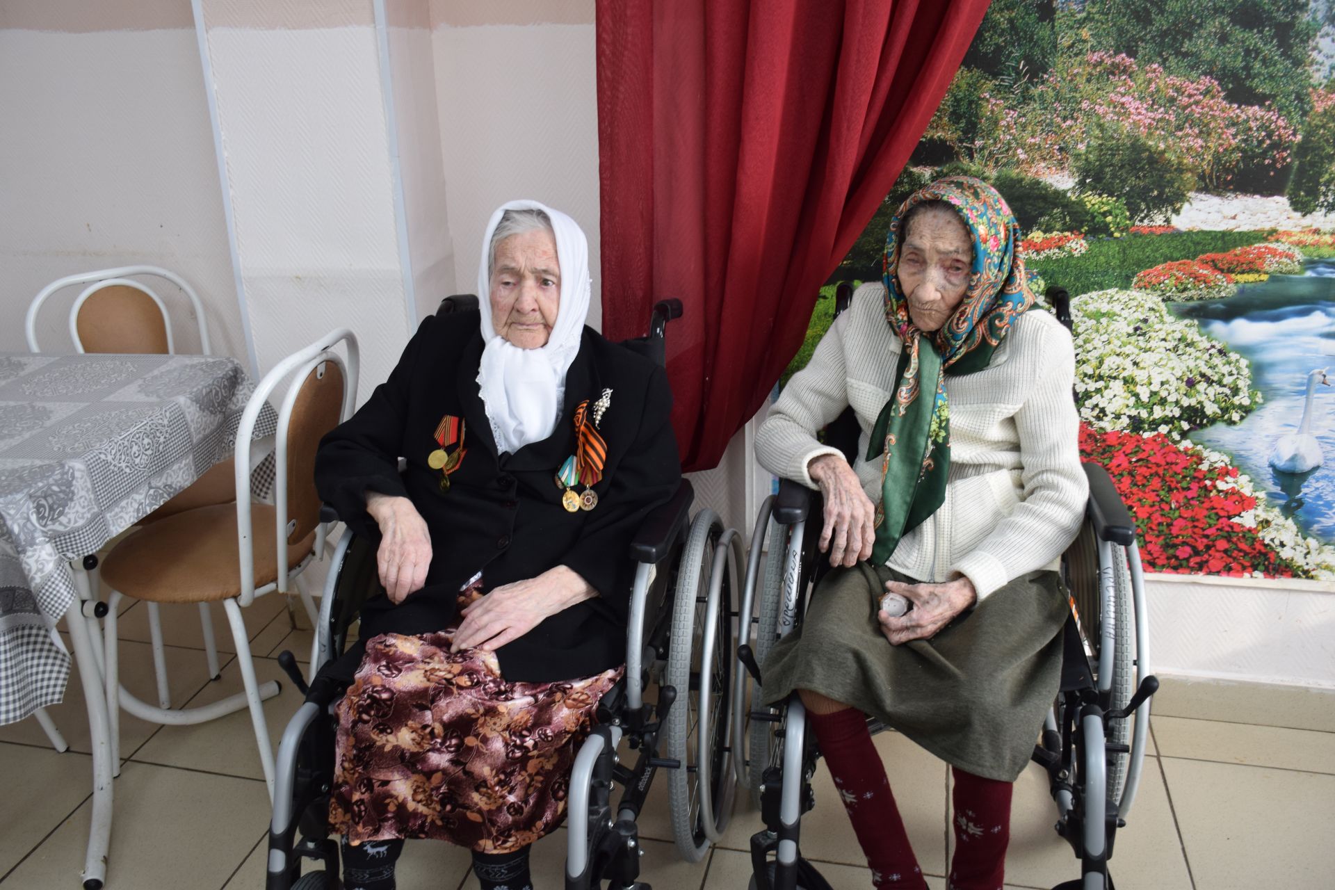 В Нурлате 101-летней труженице тыла вручили медаль к 80-летию Победы