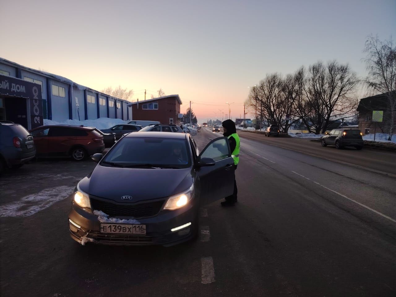 Сотрудники ГАИ провели операцию «Тоннель» по проверке детских кресел и ремней безопасности