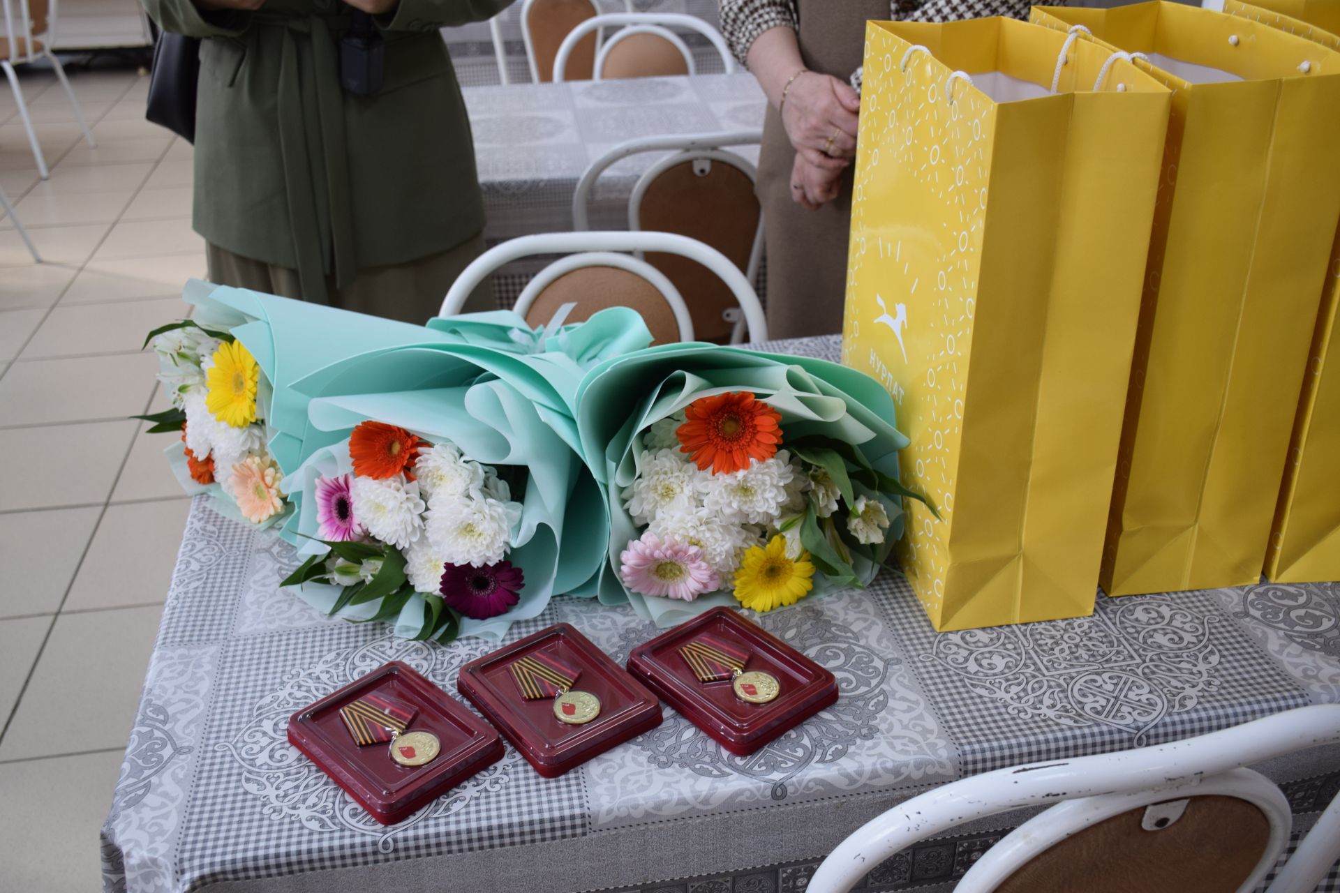 В Нурлате 101-летней труженице тыла вручили медаль к 80-летию Победы