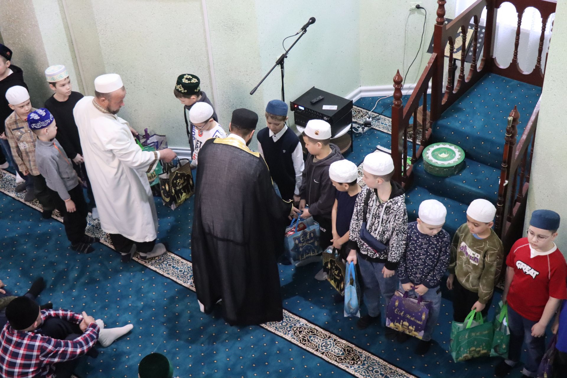 Дамир Ишкинеев поздравил нурлатцев с праздником Ураза-байрам