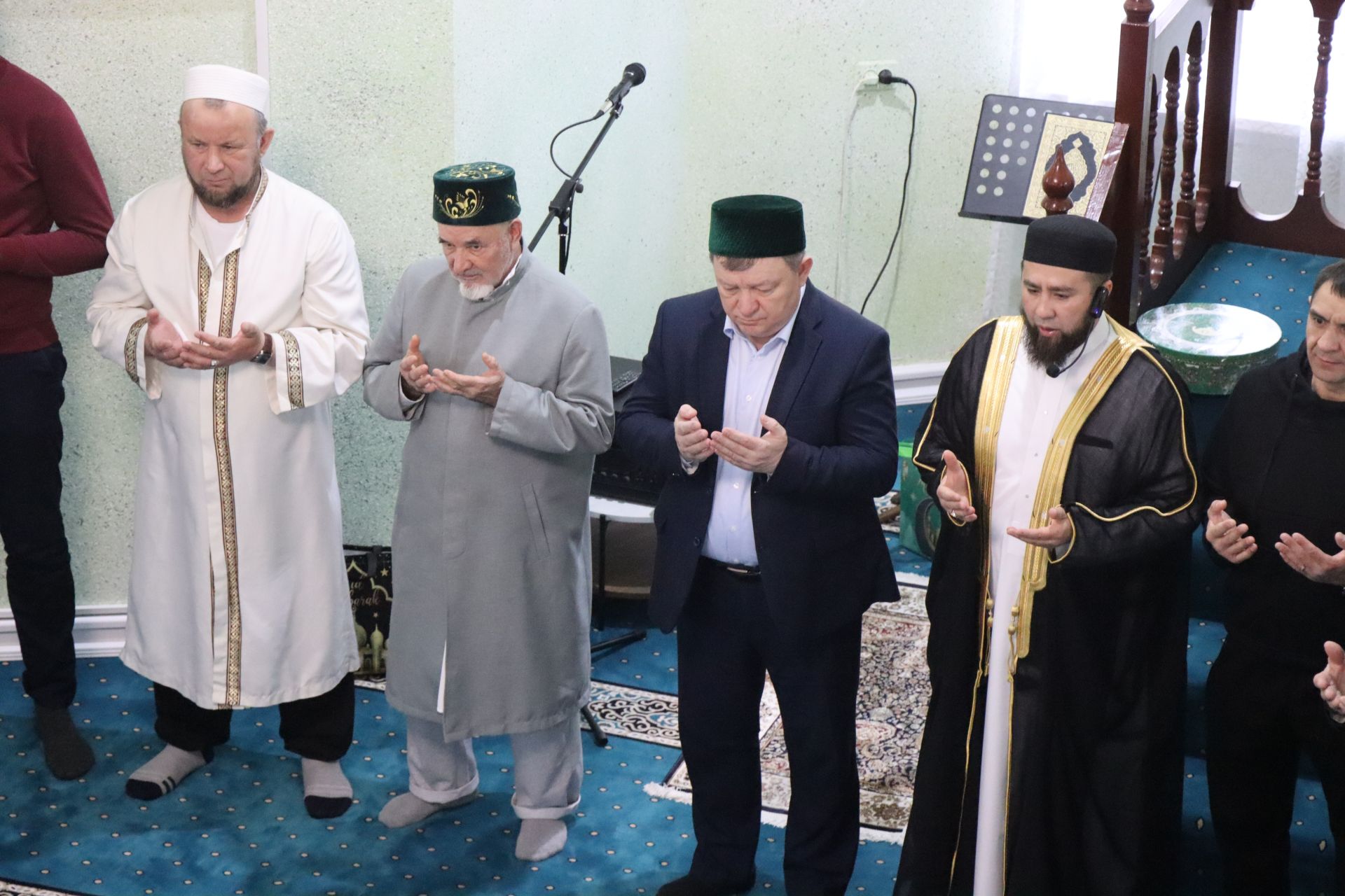 Дамир Ишкинеев поздравил нурлатцев с праздником Ураза-байрам