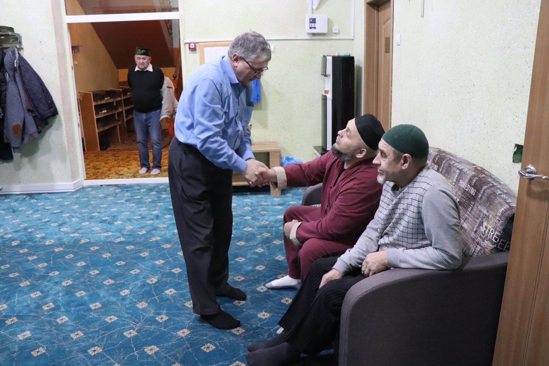 Дамир Ишкинеев поздравил нурлатцев с праздником Ураза-байрам