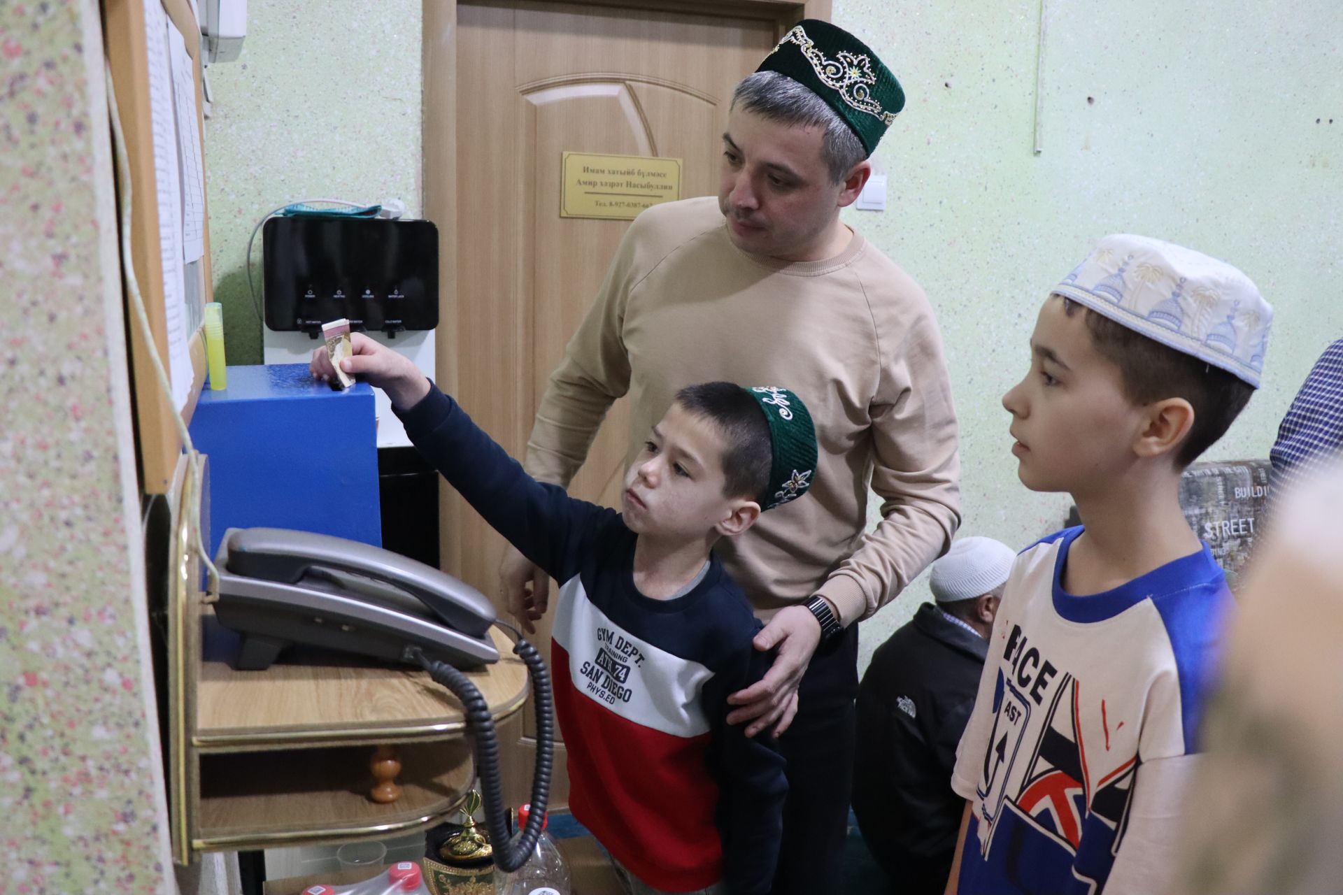 Дамир Ишкинеев поздравил нурлатцев с праздником Ураза-байрам