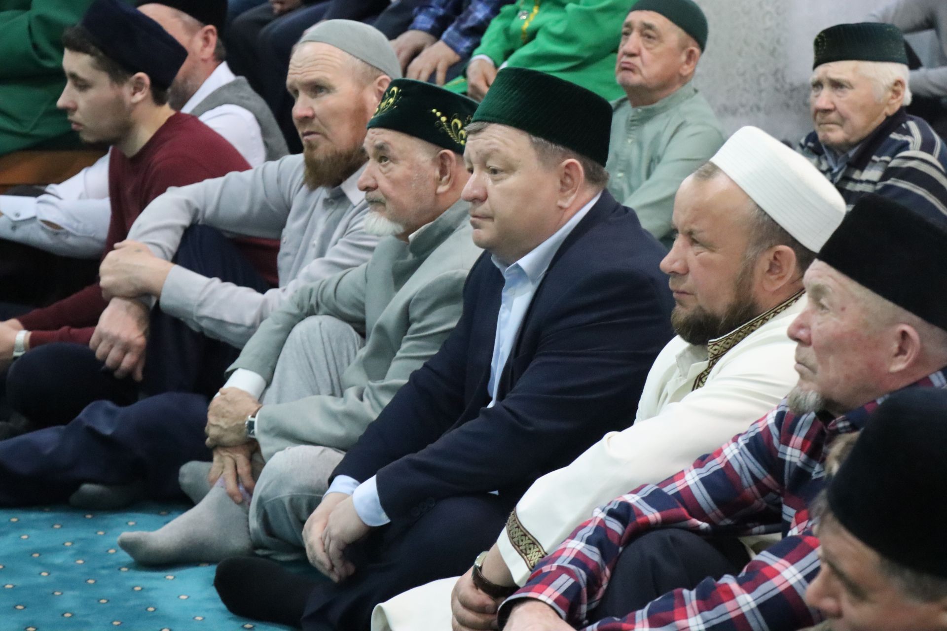 Дамир Ишкинеев поздравил нурлатцев с праздником Ураза-байрам