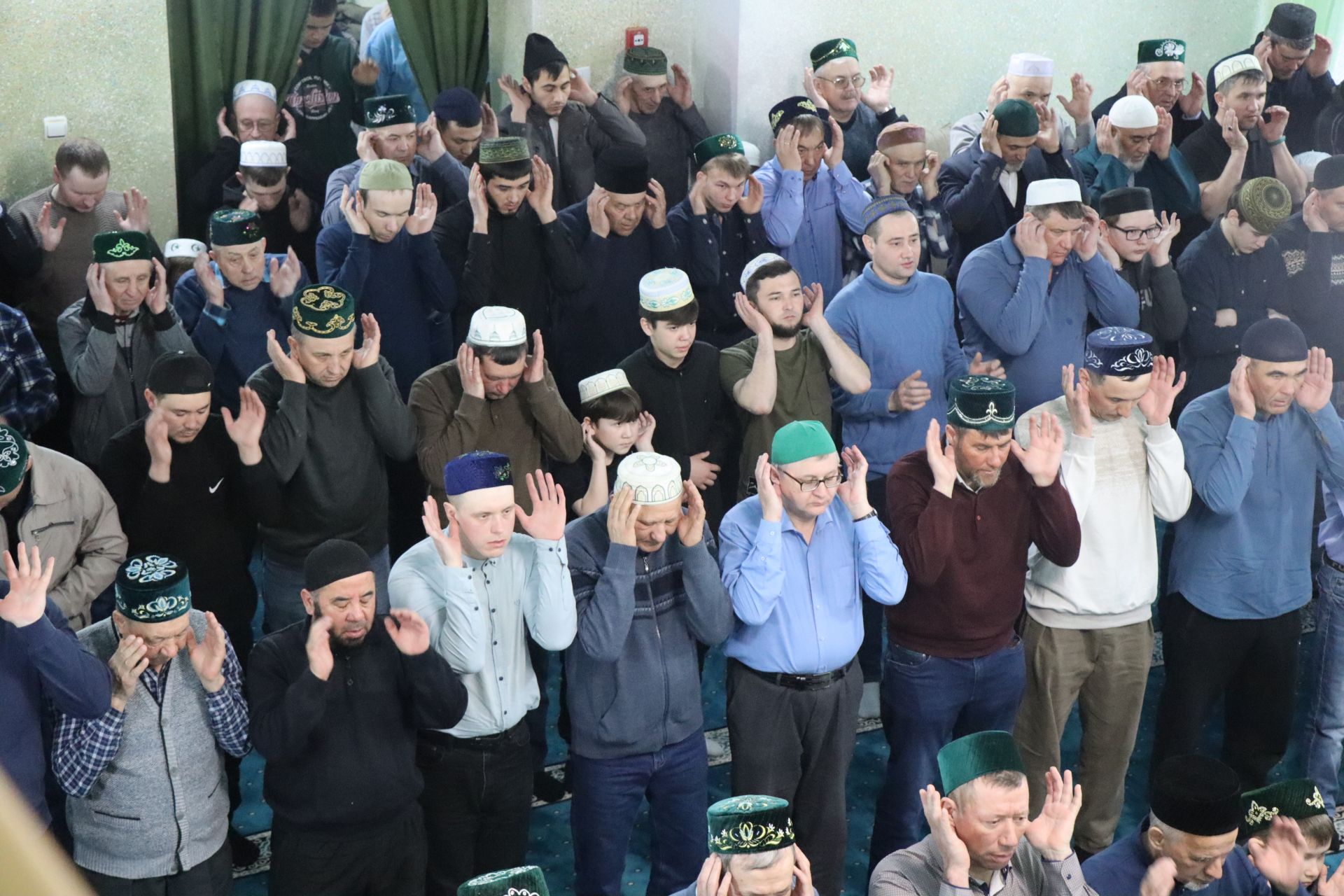 Дамир Ишкинеев поздравил нурлатцев с праздником Ураза-байрам