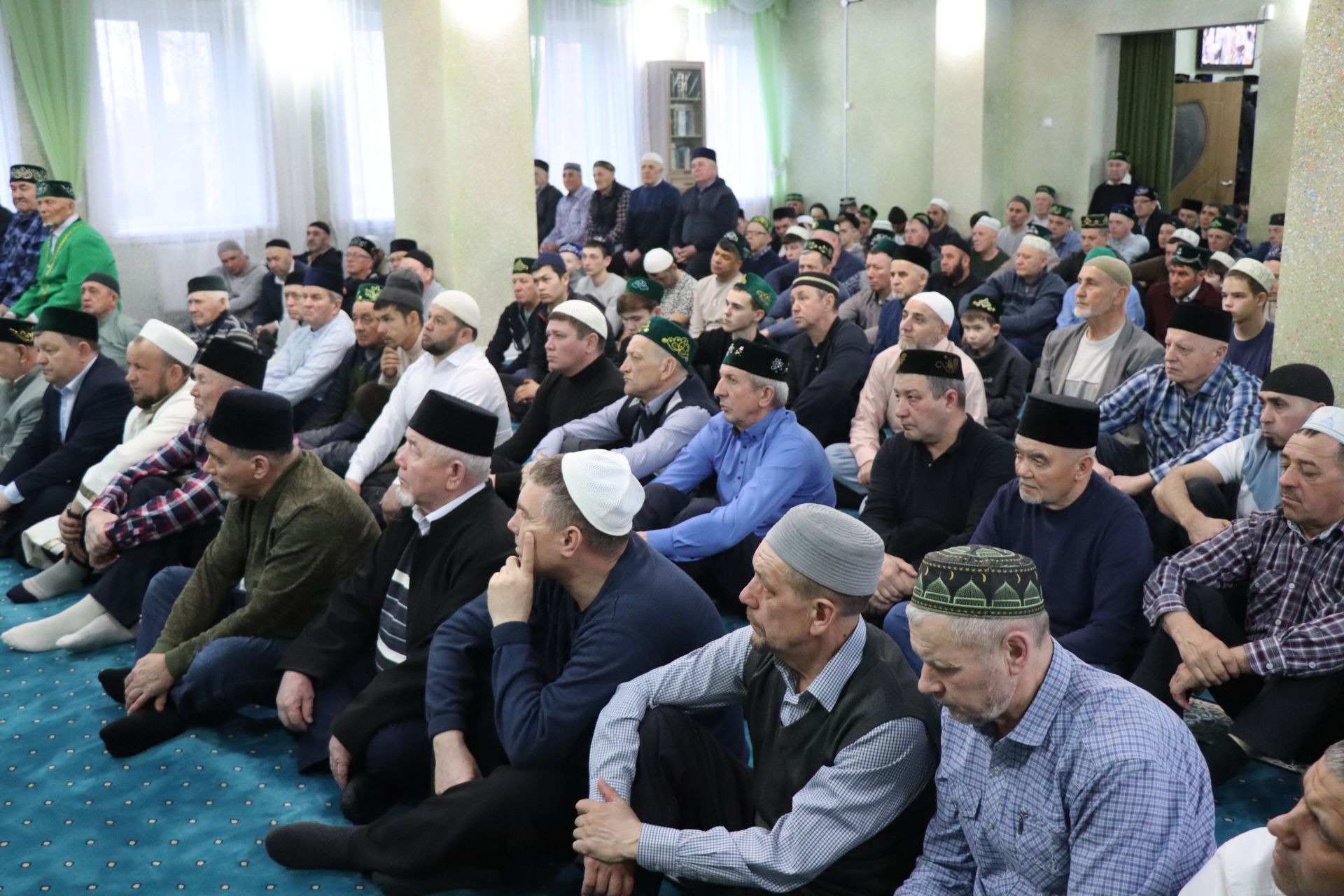 Дамир Ишкинеев поздравил нурлатцев с праздником Ураза-байрам