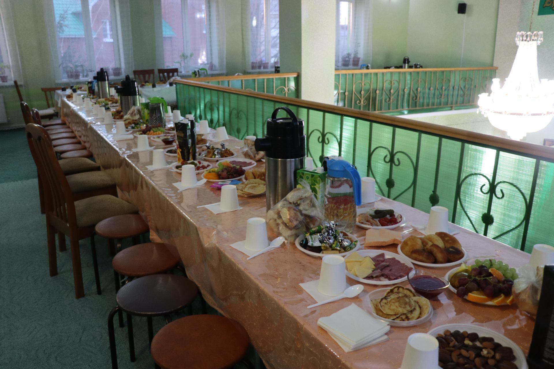 Дамир Ишкинеев поздравил нурлатцев с праздником Ураза-байрам