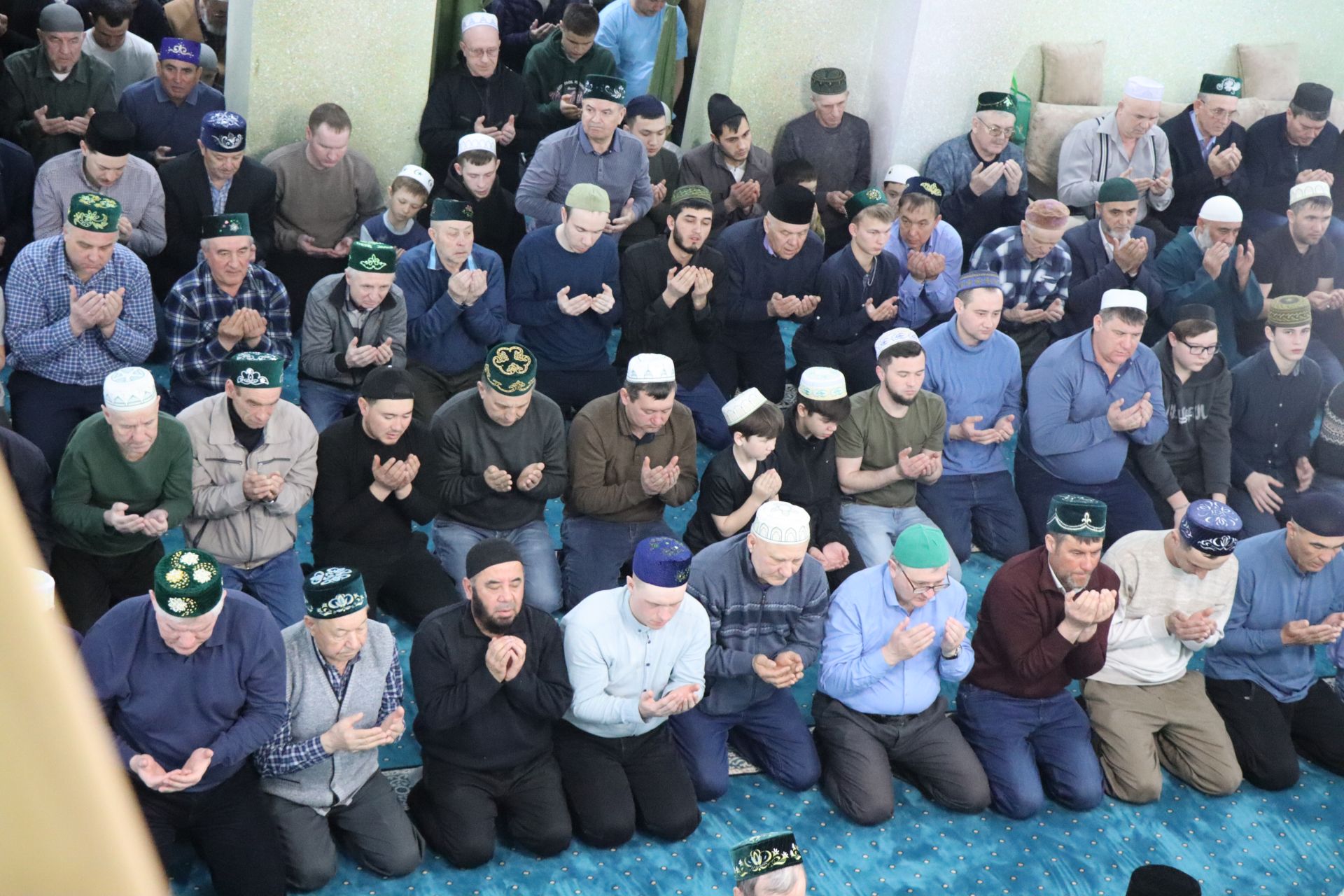 Дамир Ишкинеев поздравил нурлатцев с праздником Ураза-байрам