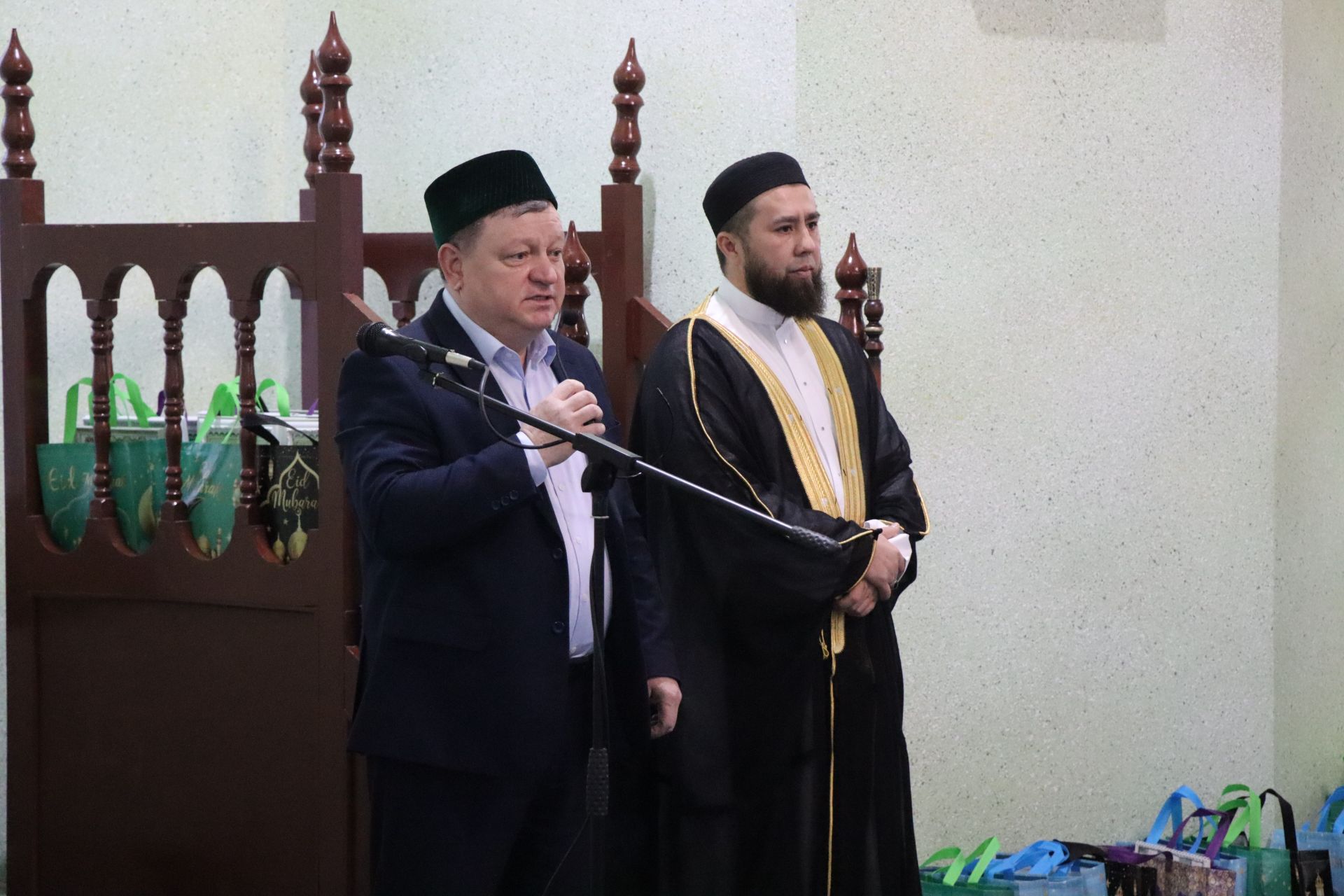 Дамир Ишкинеев поздравил нурлатцев с праздником Ураза-байрам