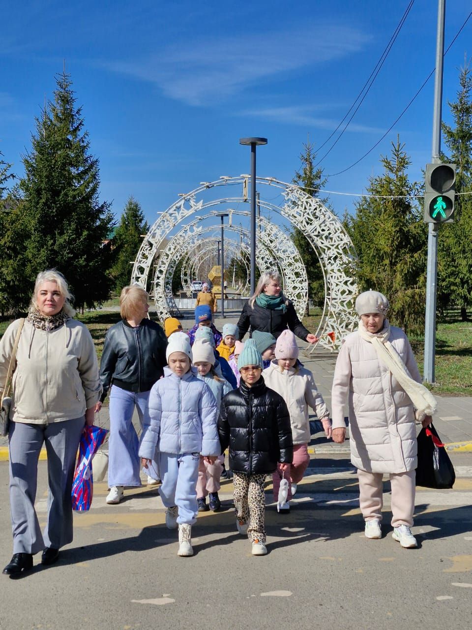 Воспитанники детского сада «Колосок» посетили пункт сбора гуманитарной помощи «Все для победы Нурлат»