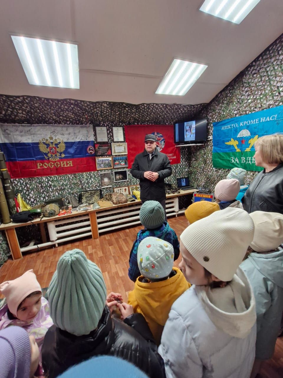 Воспитанники детского сада «Колосок» посетили пункт сбора гуманитарной помощи «Все для победы Нурлат»