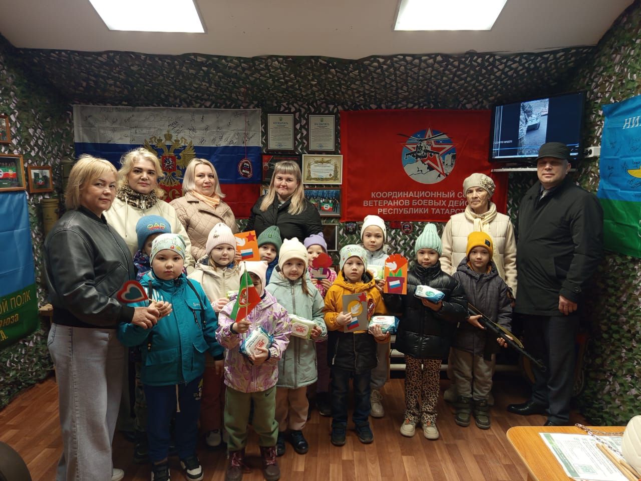 Воспитанники детского сада «Колосок» посетили пункт сбора гуманитарной помощи «Все для победы Нурлат»