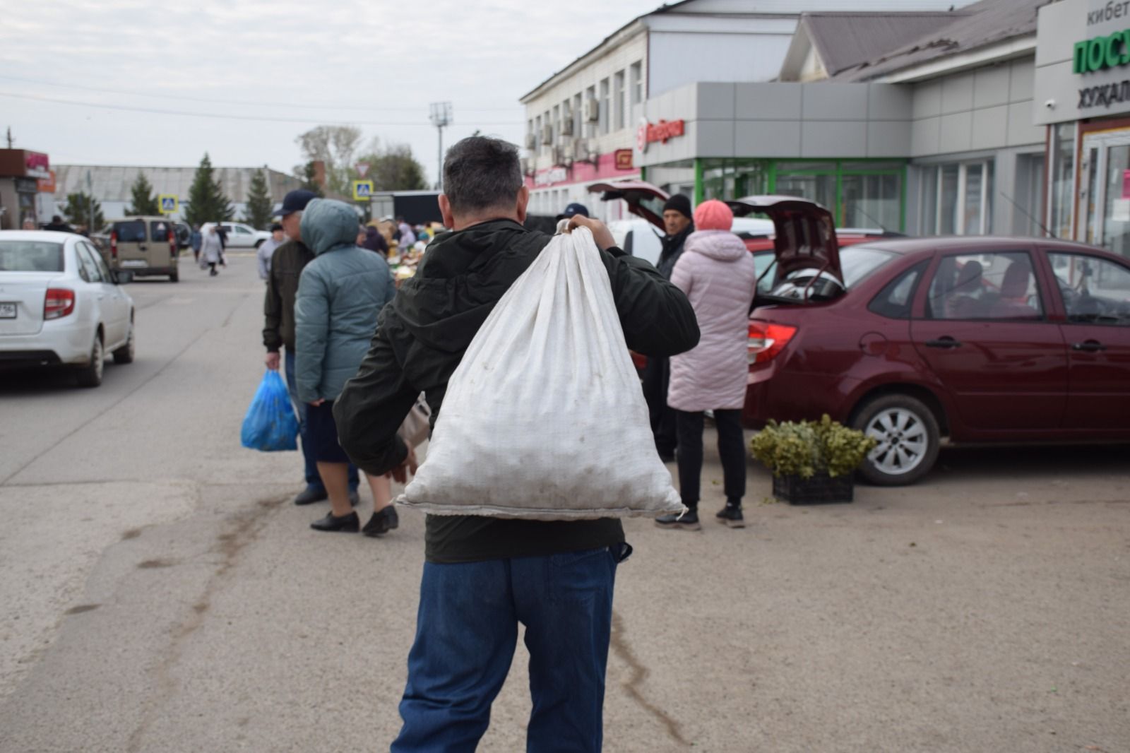 В Нурлате сегодня праздничная ярмарка