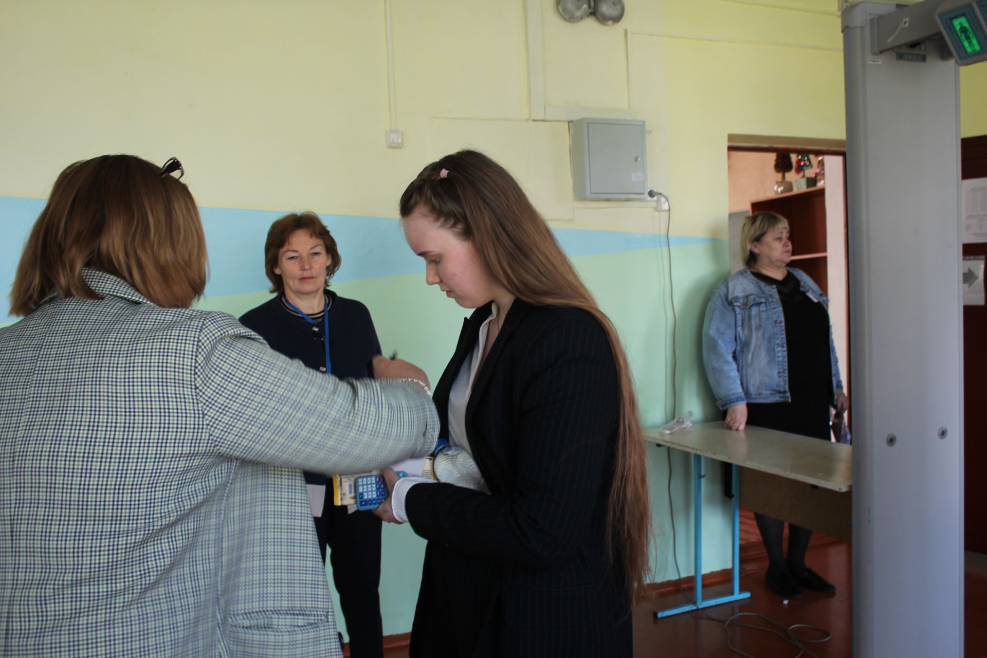 В Нурлате стартовала основная волна ЕГЭ: выпускники приступили к сдаче химии, истории и литературы