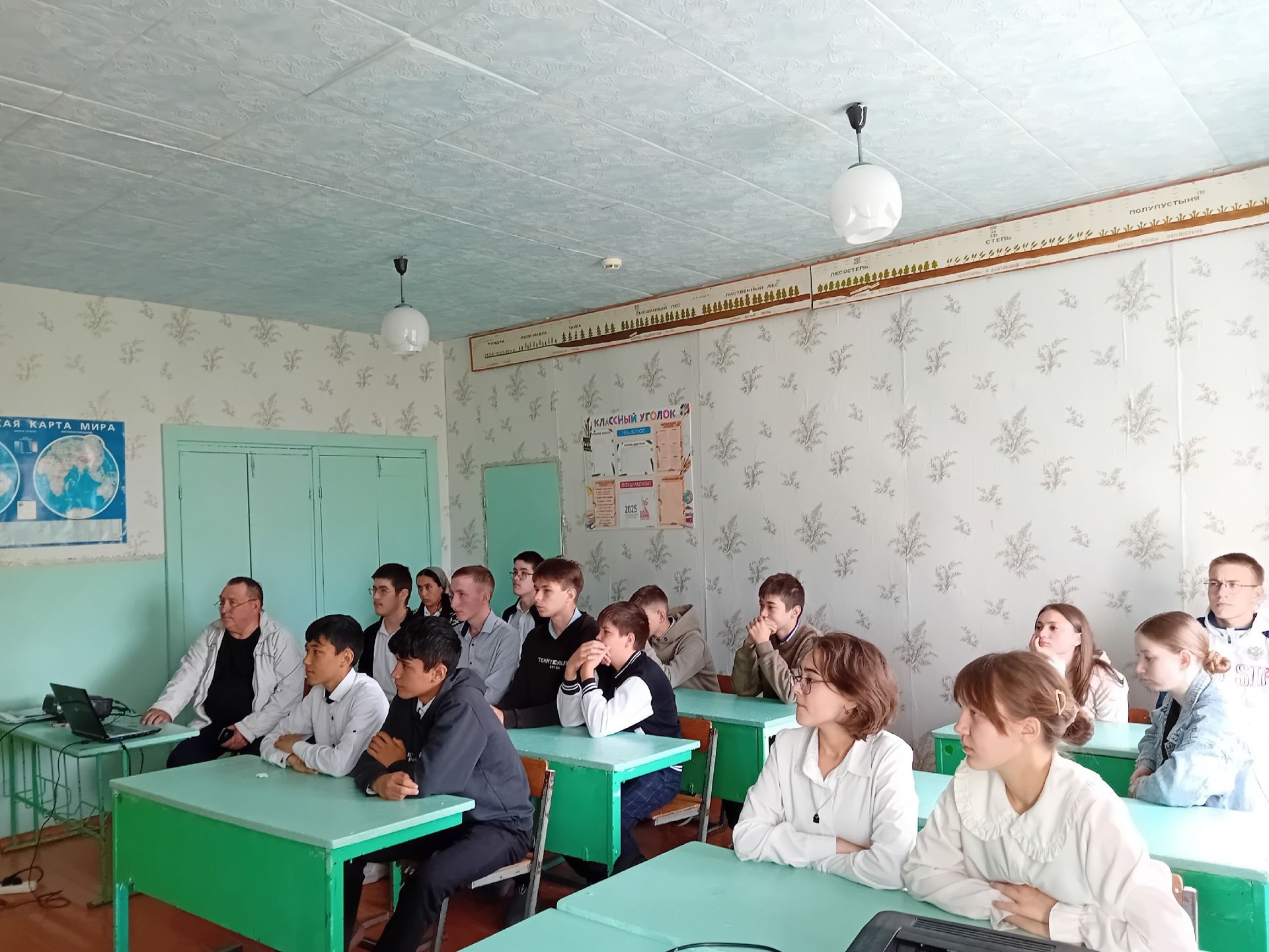 Школьники Кульбаево-Марасинской школы обсудили будущее педагогики