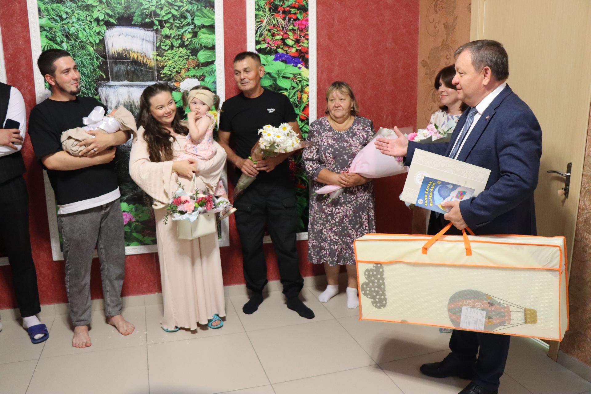 В Нурлате в День семьи Халиуллины решили, что их семья будет многодетной
