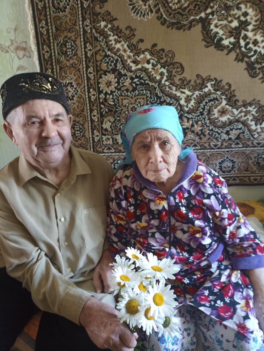 Сотрудники центра «Гармония» поздравили подопечных с Днём семьи, любви и верности
