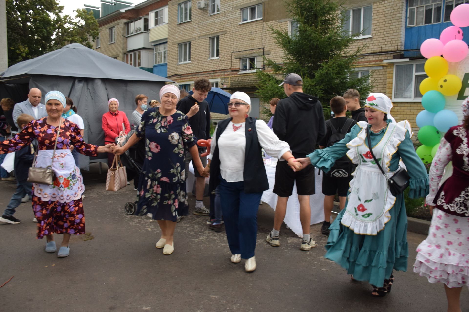 Гастрономическая ярмарка «Татарские яства» собрала нурлатцев на душевный праздник