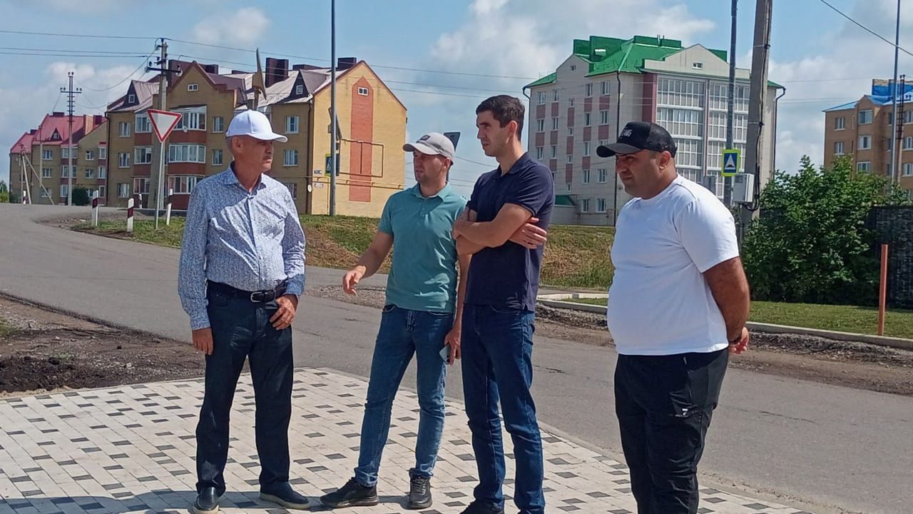 В Нурлатском районе проверили ход строительства и ремонта социальных объектов